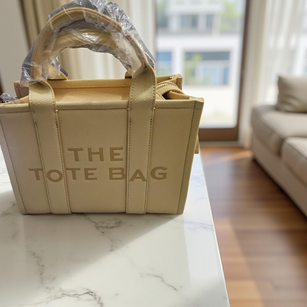 New Classic Fashion Tote Bag with wallet and crossbody strap